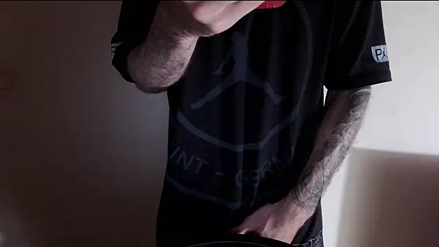 Snapshot of Kenner_fox77 chatting on 09-14-25, 02:01 Kenner fox77 online show from 09-14-25, 02:01