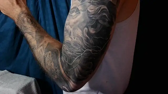 Snapshot of Kenner_fox77 chatting on 12-24-24, 11:22 Kenner fox77 online show from 12-24-24, 11:22