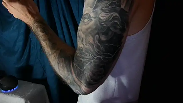 Snapshot of Kenner_fox77 chatting on 12-30-24, 09:50 Kenner fox77 online show from 12-30-24, 09:50