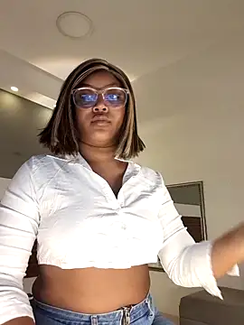 Adelehottman online show from 11-27-25, 12:05