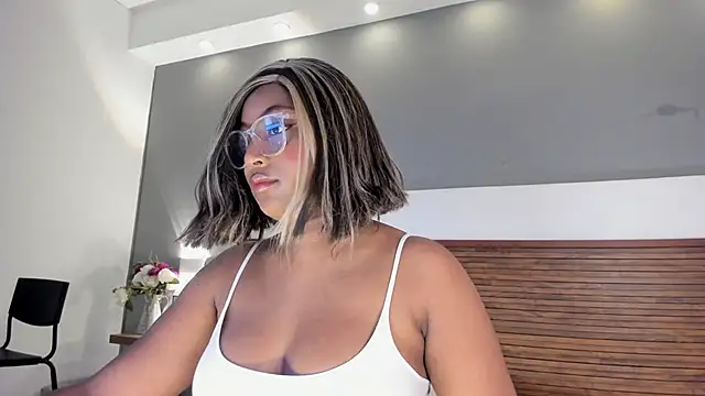 Adelehottman online show from 11-19-25, 12:16