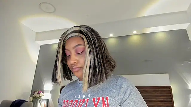 Adelehottman online show from 12-03-25, 12:15