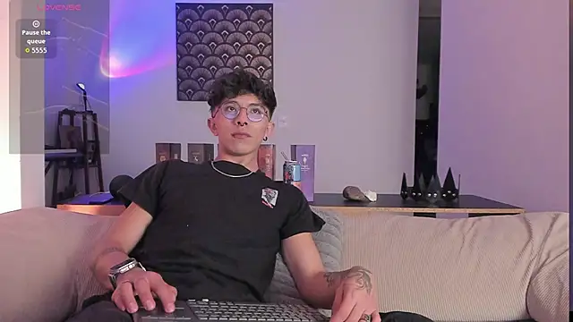 im  thomass online show from 12-19-25, 02:26