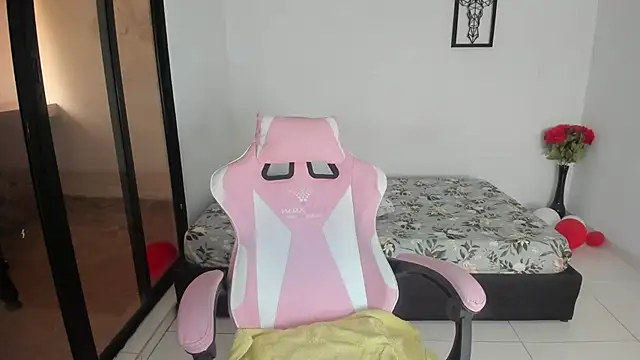 julinee smithh online show from 10-29-25, 12:48