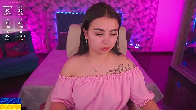 SusieWood online show from 05-19-26, 07:54