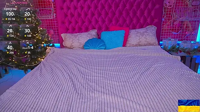 SusieWood online show from 12-17-25, 08:58