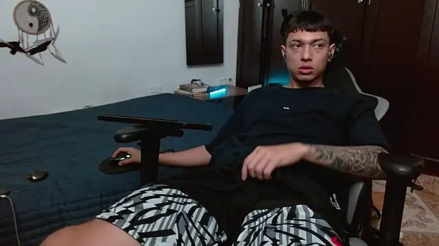 aaron blug online show from 11-19-25, 10:54