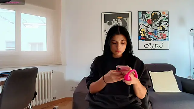 Arya 33 online show from 10-27-25, 10:27