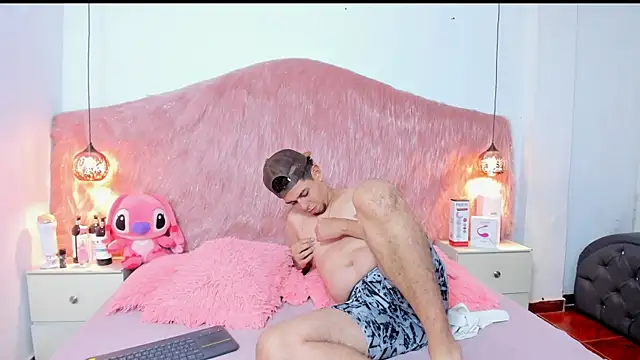 Derek and Skarlet online show from 11-02-25, 01:49