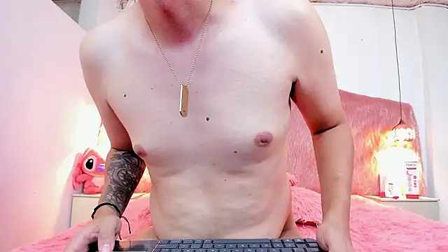 Derek and Skarlet online show from 02-18-26, 09:55