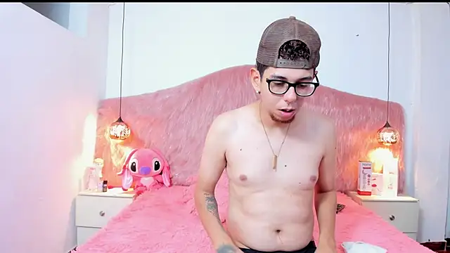 Derek and Skarlet online show from 11-15-25, 02:32