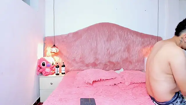 Derek and Skarlet online show from 12-02-25, 07:04