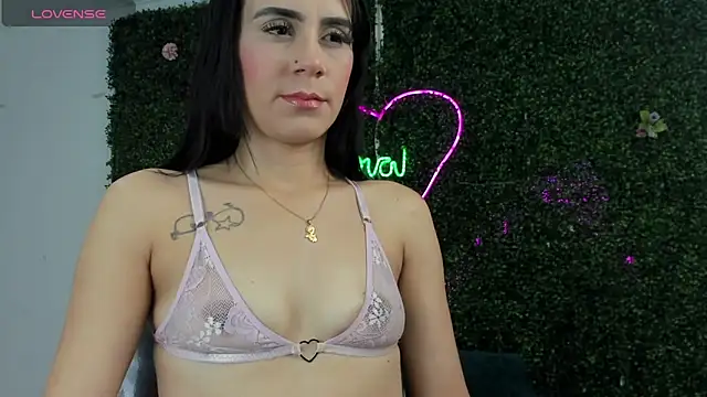 Snapshot of emy_0 chatting on 02-08-26, 07:33 emy 0 online show from 02-08-26, 07:33