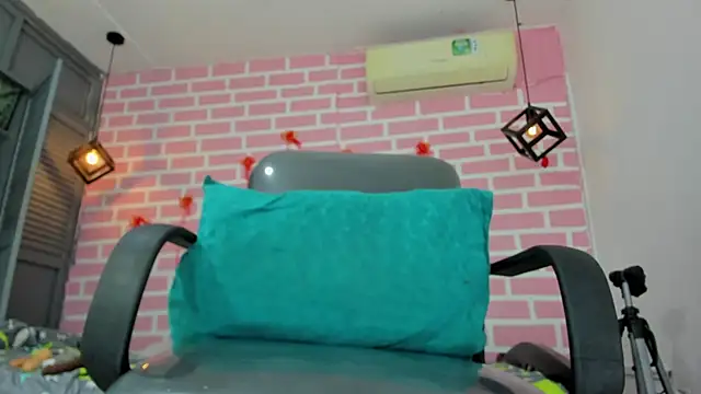 emy 0 online show from 02-26-25, 11:30