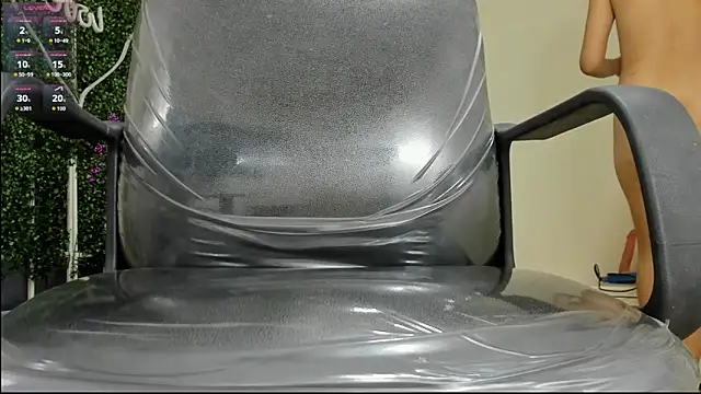 Snapshot of emy_0 chatting on 02-20-26, 03:58 emy 0 online show from 02-20-26, 03:58