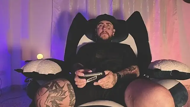 Ash gusbig online show from 04-06-26, 03:13