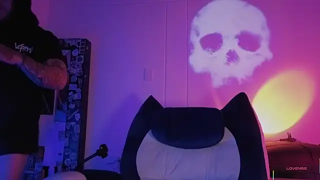 Ash gusbig online show from 11-25-25, 03:18