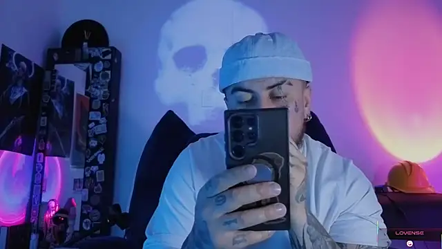 Ash gusbig online show from 12-20-25, 03:42