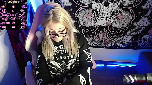 Snapshot of GamerCarrie chatting on 01-02-25, 05:35 GamerCarrie online show from 01-02-25, 05:35