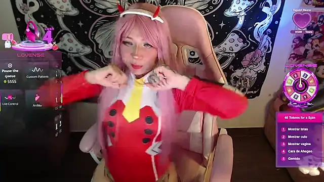 GamerCarrie online show from 10-31-25, 08:11