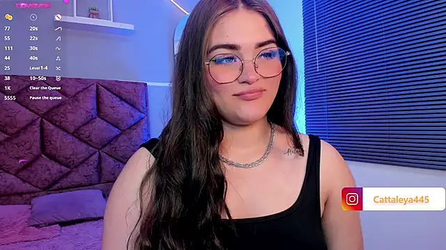 cattaleya    online show from 02-28-25, 03:26