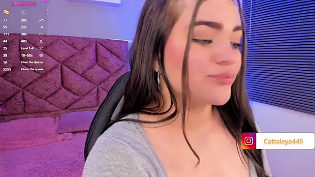 cattaleya    online show from 03-01-25, 04:47