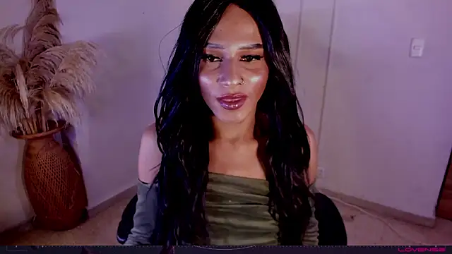 carolinemiller7 online show from 01-10-26, 11:00