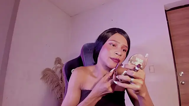 carolinemiller7 online show from 12-20-25, 08:33