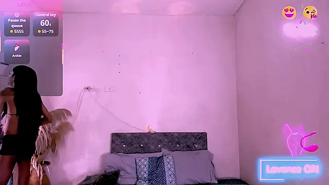 carolinemiller7 online show from 03-28-26, 05:19