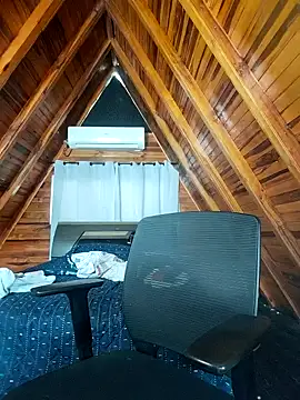 AmbarBurhan online show from 04-15-26, 07:58