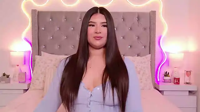 JuliaSUMMERS2022 online show from 01-16-26, 02:26