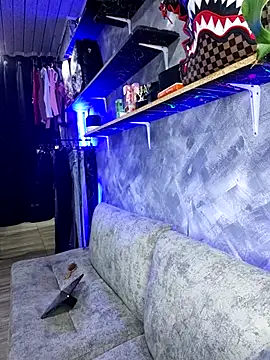 Snapshot of Lian_Lee chatting on 04-04-26, 01:23 Lian Lee online show from 04-04-26, 01:23