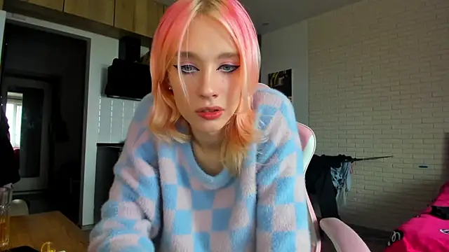 Snapshot of _Alice_Kitty chatting on 06-18-26, 08:57 Alice Kitty online show from 06-18-26, 08:57