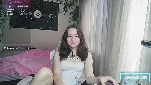 Snapshot of Aurora_workerr chatting on 10-13-25, 04:14 Aurora workerr online show from 10-13-25, 04:14