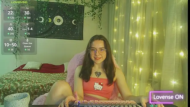 Snapshot of Aurora_workerr chatting on 12-18-25, 12:09 Aurora workerr online show from 12-18-25, 12:09