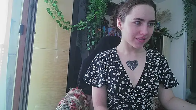 Snapshot of Aurora_workerr chatting on 06-22-26, 08:22 Aurora workerr online show from 06-22-26, 08:22