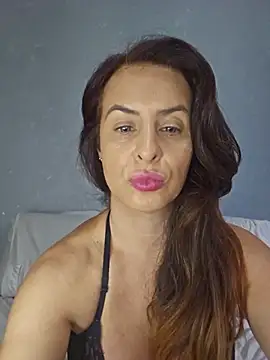Snapshot of Nina_Sport chatting on 06-13-26, 05:00 Nina Sport online show from 06-13-26, 05:00