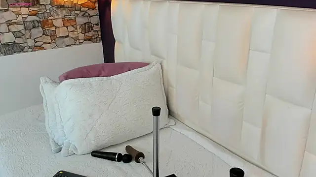 Abbyadams online show from 11-24-25, 03:17