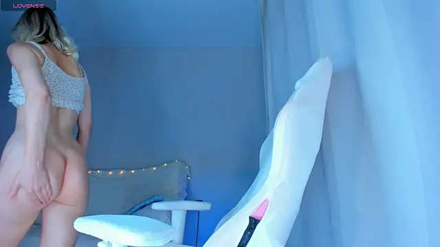 JennyWoody online show from 10-23-25, 04:27