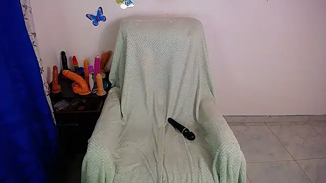 hot girl01 hanna online show from 11-15-25, 04:33