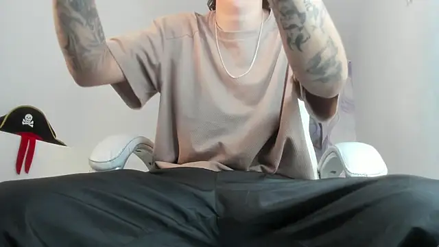 FrannBoy online show from 03-07-26, 04:08