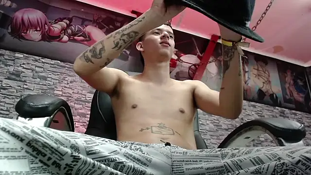 Snapshot of FrannBoy chatting on 02-17-25, 07:44 FrannBoy online show from 02-17-25, 07:44