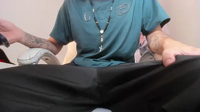 FrannBoy online show from 03-25-26, 04:12