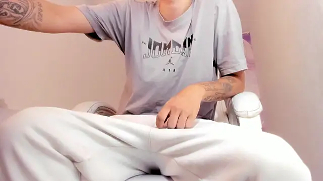 FrannBoy online show from 02-25-26, 03:51