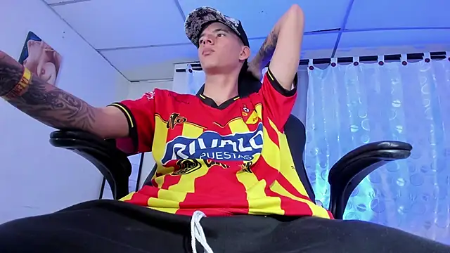 Snapshot of FrannBoy chatting on 03-14-25, 11:00 FrannBoy online show from 03-14-25, 11:00