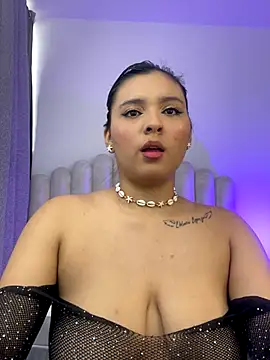 Snapshot of Madyson_Hot chatting on 10-15-25, 01:08 Madyson Hot online show from 10-15-25, 01:08