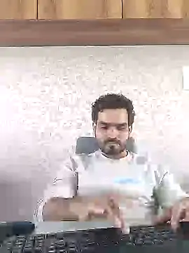 Snapshot of indianguy89 chatting on 01-04-25, 05:58 indianguy89 online show from 01-04-25, 05:58