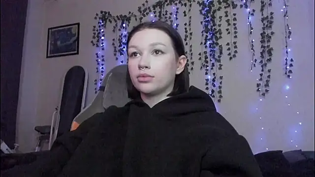 Snapshot of Emmy_m00n chatting on 12-03-24, 09:50 Emmy m00n online show from 12-03-24, 09:50