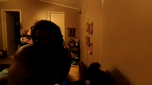 Snapshot of EbonyFetishQueen chatting on 03-11-26, 04:17 EbonyFetishQueen online show from 03-11-26, 04:17