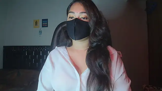 Most-Beautiful-Queen online show from 12-15-25, 07:31